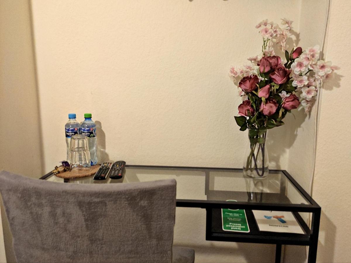 Bed & Breakfast Helvetia - Private And Warschau