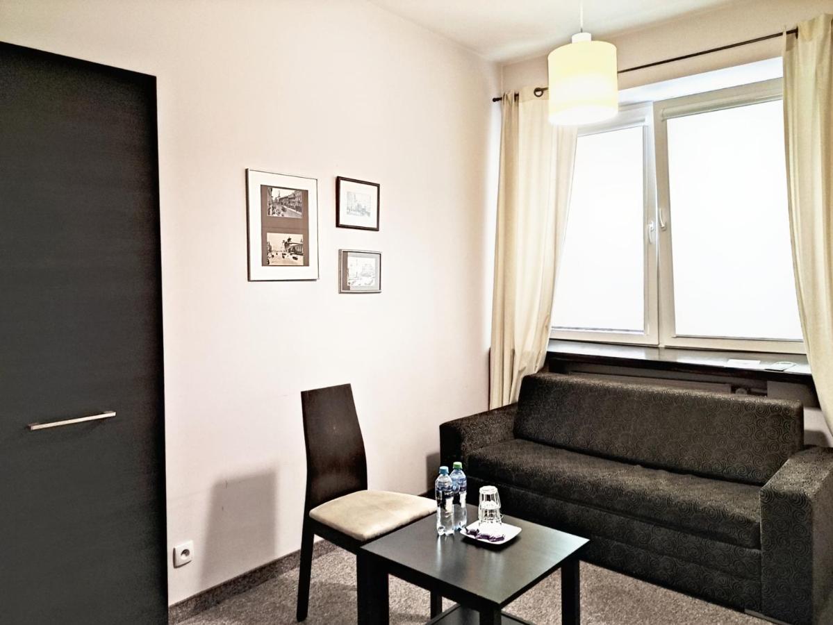 Bed & Breakfast Helvetia - Private And Warschau